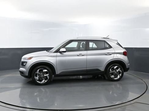 Used 2025 Hyundai Venue SEL FWD image 25