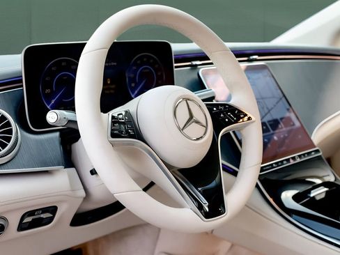 Used 2023 Mercedes-Benz EQS 450+ 4MATIC Sedan image 32