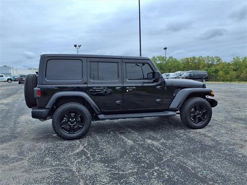 Used 2021 Jeep Wrangler Unlimited Sahara image 8
