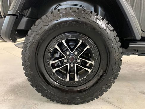 Used 2025 Jeep Wrangler Unlimited Rubicon AWD/4WD image 27