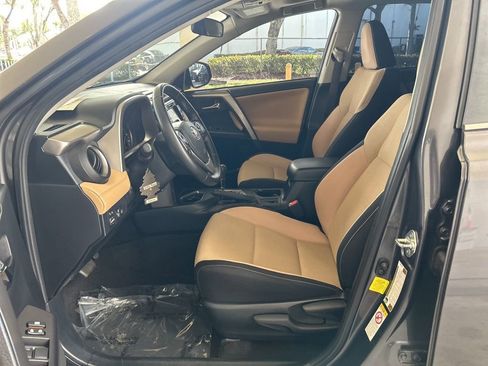 Used 2018 Toyota RAV4 XLE image 5