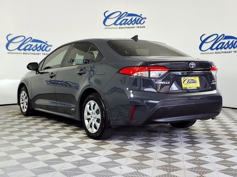 Used 2024 Toyota Corolla LE image 2