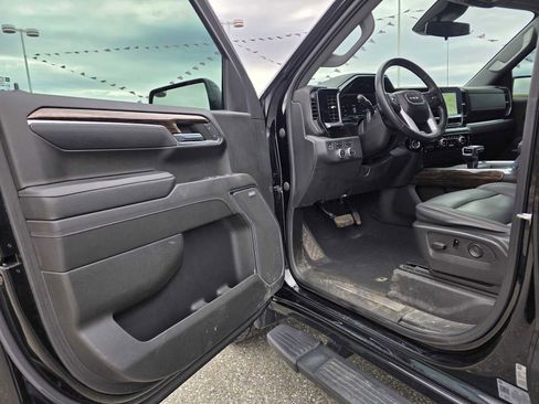 Used 2022 GMC Sierra 1500 Elevation w/ Elevation Premium Package AWD/4WD image 19