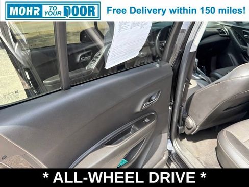 Used 2021 Chevrolet Trax LT AWD/4WD image 36
