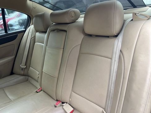 Used 2013 Hyundai Genesis 3.8 w/ Premium Pkg RWD image 11