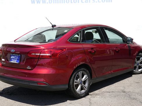 Used 2017 Ford Focus SE FWD image 3