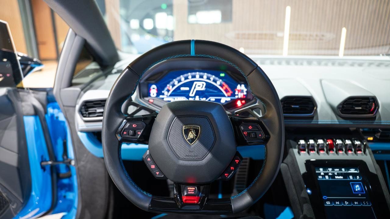 Used 2023 Lamborghini Huracan Tecnica RWD image 12