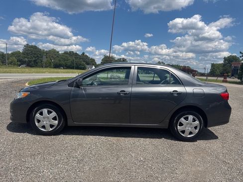 Used 2010 Toyota Corolla LE w/ All Weather Guard Pkg FWD image 5