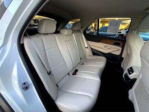 Used 2025 Mercedes-Benz GLE 350 4MATIC image 16
