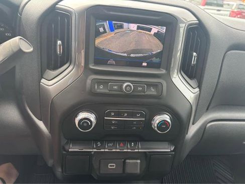 Used 2020 GMC Sierra 1500 4x4 Crew Cab w/ Sierra Value Package image 19