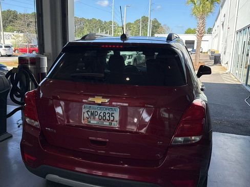 Used 2019 Chevrolet Trax LT w/ LT Convenience Package image 10