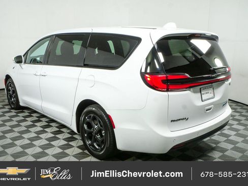 Used 2022 Chrysler Pacifica Touring-L w/ S Appearance Package FWD image 26
