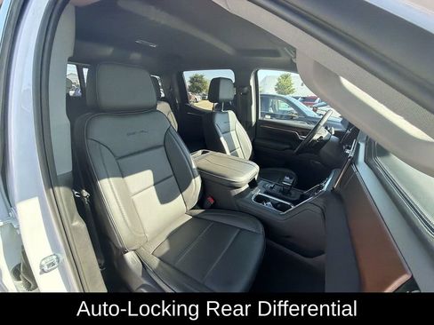 Used 2023 GMC Sierra 1500 Denali w/ Technology Package AWD/4WD image 31