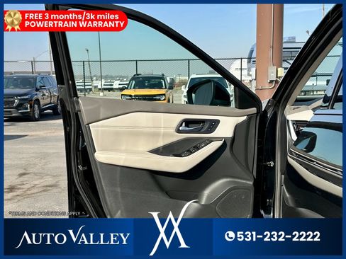 Used 2023 Nissan Rogue SL image 12