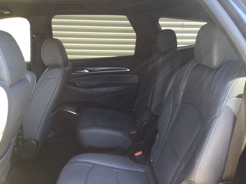 Used 2023 Buick Enclave Essence AWD/4WD image 7
