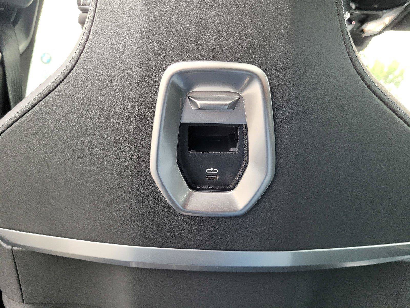 Used 2024 BMW i7 eDrive50 w/ Executive Package RWD image 18