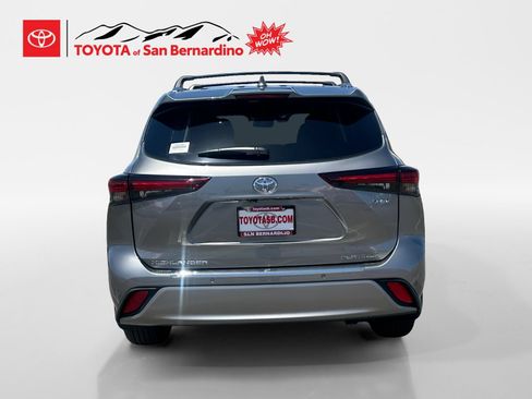 Certified 2026 Toyota Highlander Platinum AWD/4WD image 4