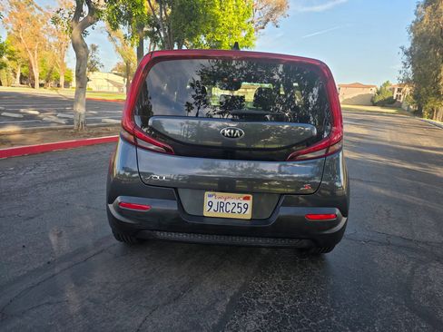 Used 2020 Kia Soul S FWD image 8
