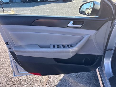 Used 2016 Hyundai Sonata Sport w/ Option Group 02 image 11