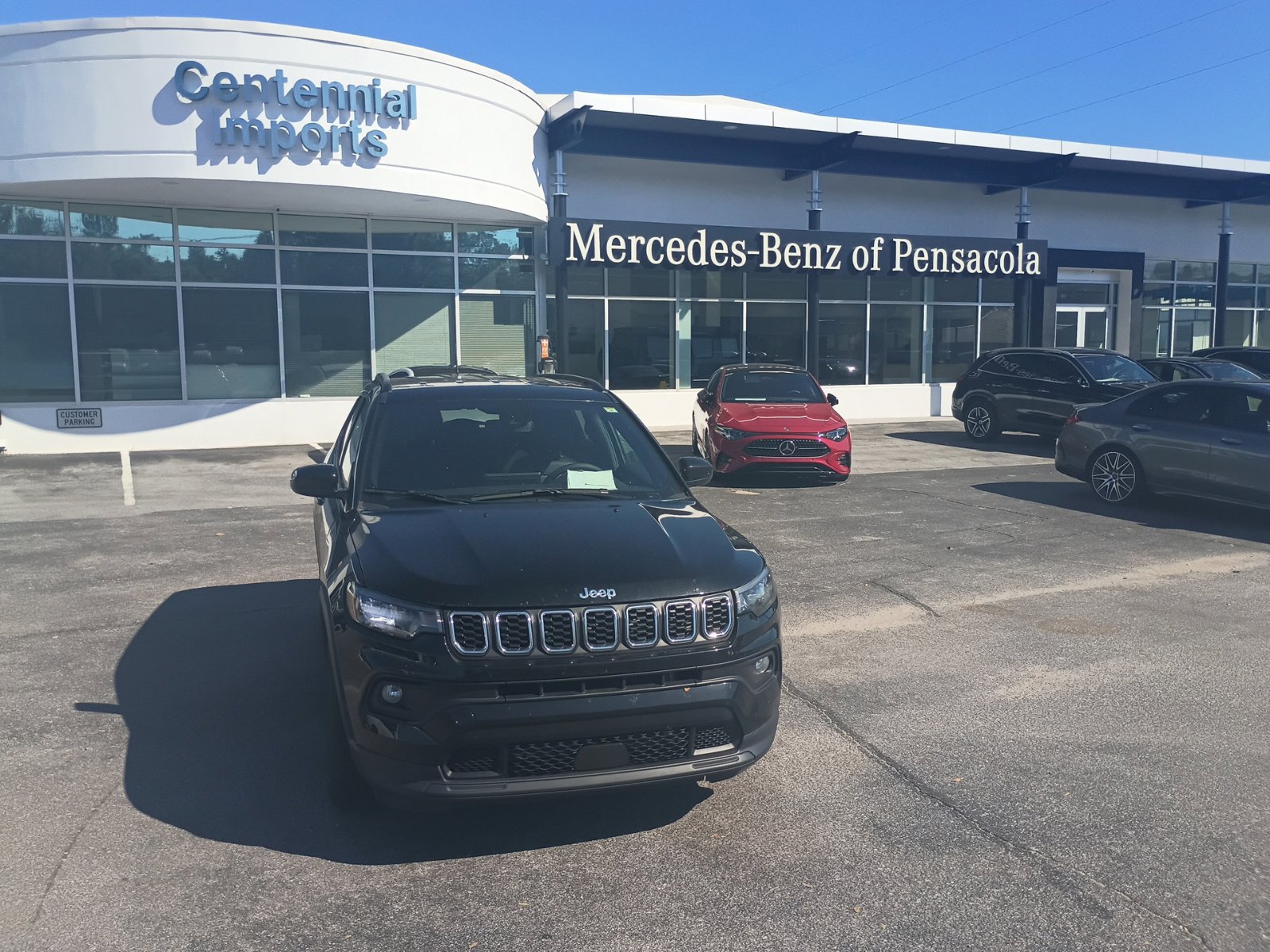 Used 2024 Jeep Compass Latitude AWD/4WD image 1