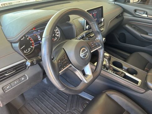 Used 2022 Nissan Altima 2.0 SR image 9