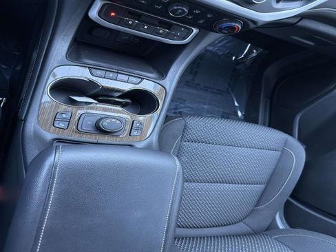 Used 2023 GMC Acadia SLE w/ Driver Convenience Package AWD/4WD image 24