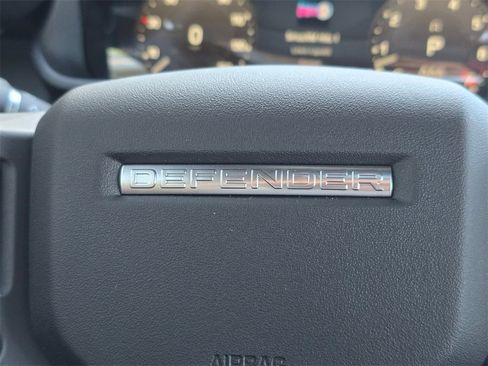 New 2025 Land Rover Defender 90 X-Dynamic SE image 19