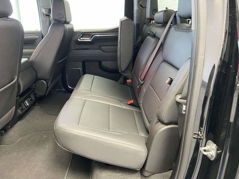 Used 2025 GMC Sierra 1500 SLT image 16