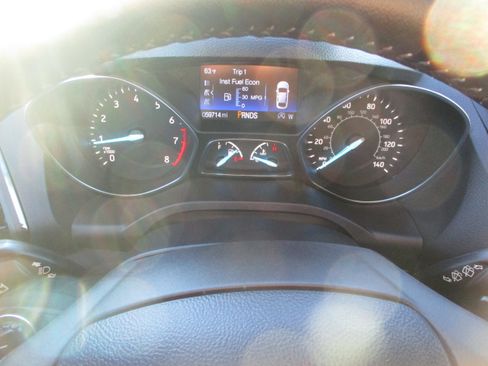 Used 2017 Ford Escape Titanium image 16