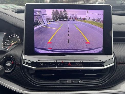 Used 2023 Jeep Compass Trailhawk w/ Trailhawk Convenience Group image 23