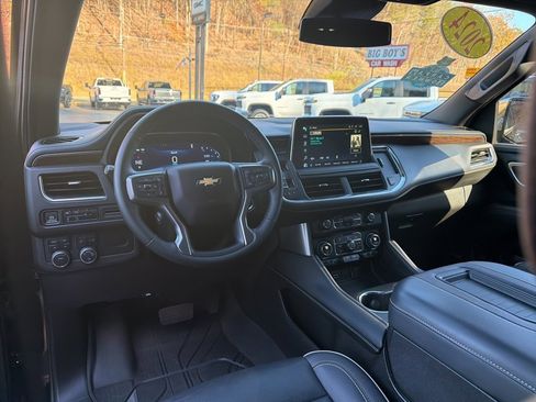 Certified 2024 Chevrolet Suburban Premier image 21