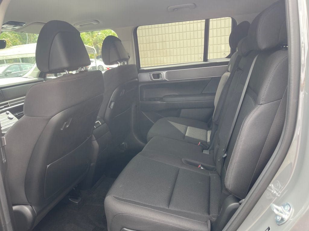 Used 2026 Hyundai Santa Fe SE FWD image 13