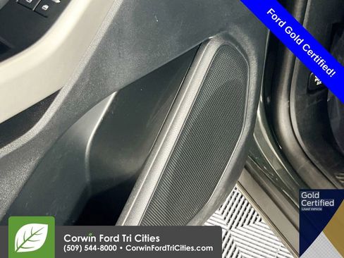 Used 2022 Ford Explorer XLT w/ Equipment Group 202A image 13