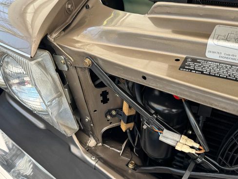 Used 1987 Mercedes-Benz 560 SL image 35