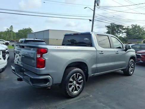 Used 2023 Chevrolet Silverado 1500 LT AWD/4WD image 3