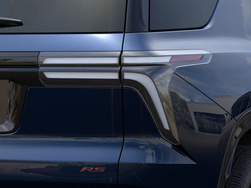New 2027 Chevrolet Traverse RS w/ LPO, Floor Liner Package FWD image 11