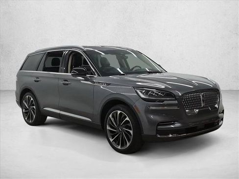 Used 2022 Lincoln Aviator Reserve w/ Equipment Group 201A RWD image 3
