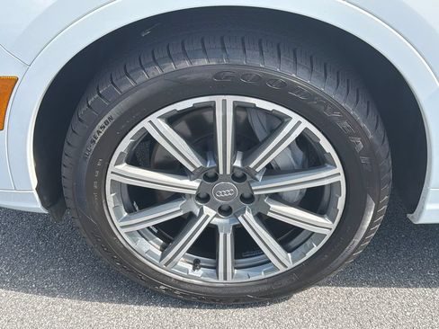 Used 2018 Audi Q7 2.0T Premium Plus w/ Premium Plus Package AWD/4WD image 11