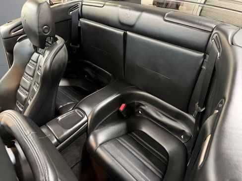 Used 2010 Ferrari California RWD image 16