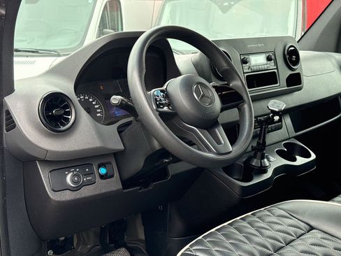Used 2021 Mercedes-Benz Sprinter 3500 image 14