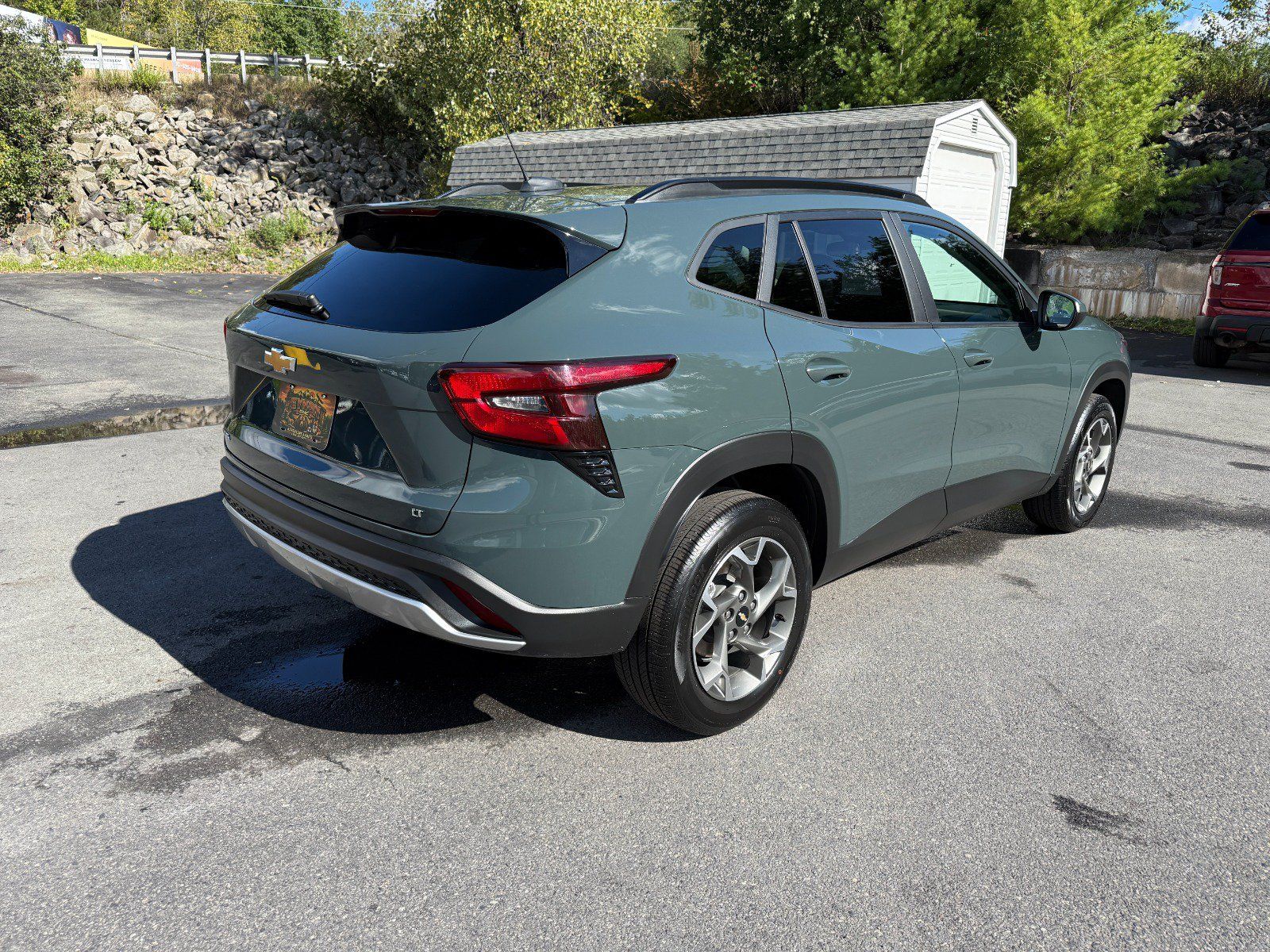 Used 2025 Chevrolet Trax LT FWD image 5