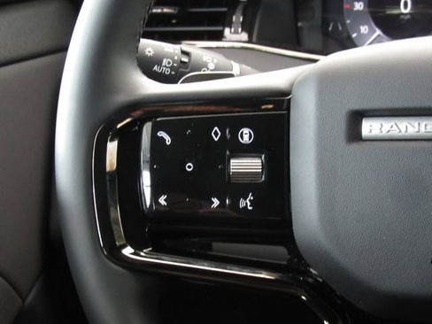 Used 2026 Land Rover Range Rover Evoque Dynamic SE AWD/4WD image 24