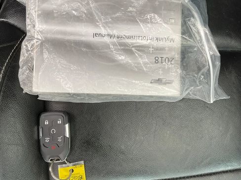 Used 2018 Chevrolet Suburban LT AWD/4WD image 23