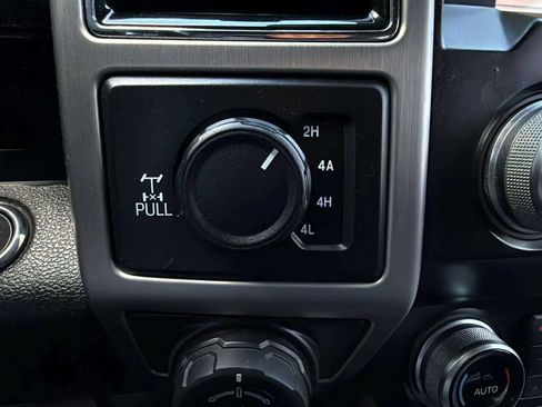 Used 2019 Ford F150 Platinum w/ Equipment Group 701A Luxury AWD/4WD image 13