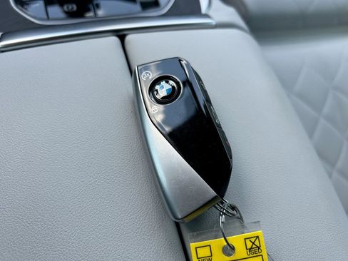 Used 2025 BMW X7 xDrive40i w/ Premium Package AWD/4WD image 42