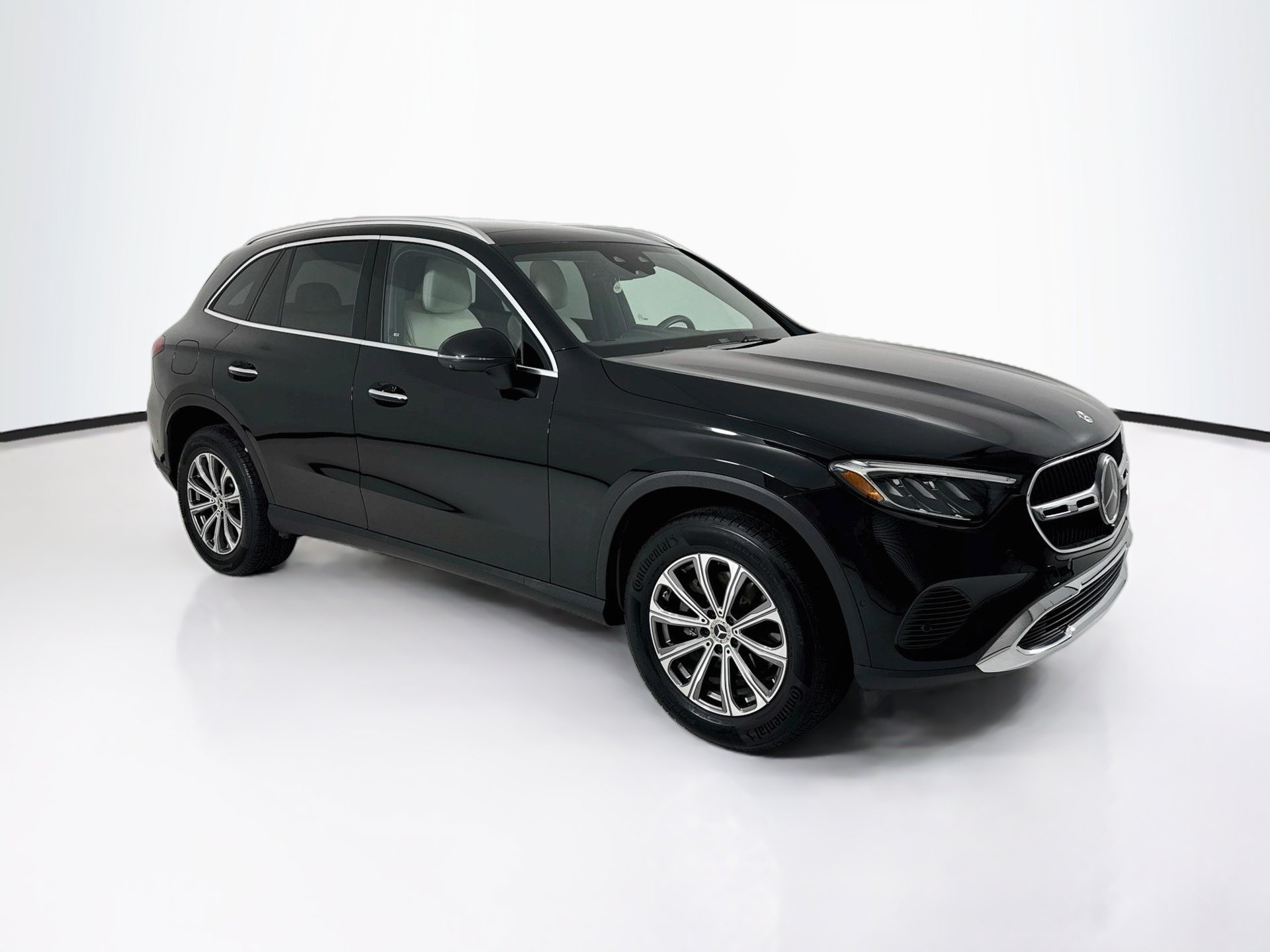 Certified 2026 Mercedes-Benz GLC 300 image 1