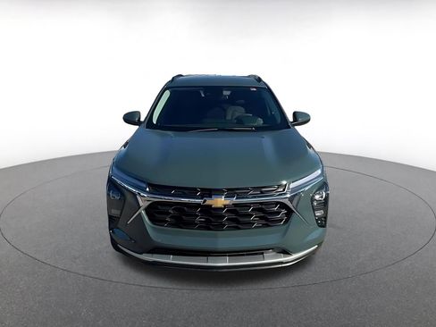 Used 2025 Chevrolet Trax LT image 4