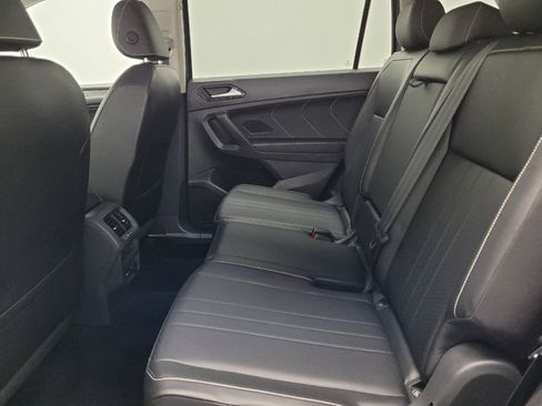 Used 2022 Volkswagen Tiguan SE FWD image 18
