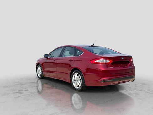 Used 2013 Ford Fusion SE FWD image 4