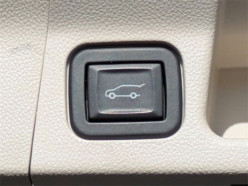 Used 2023 GMC Acadia Denali w/ Denali Ultimate Package image 14